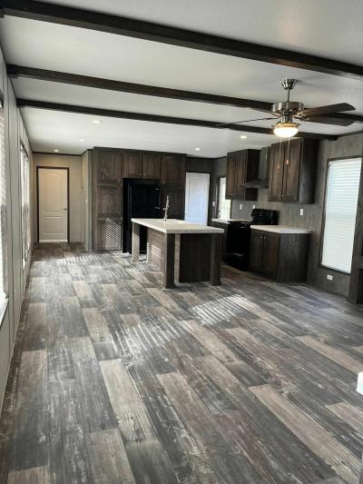 Photo 3 of 32 of home located at 133 Lillian #Ll133 Conroe, TX 77301