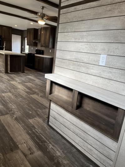 Photo 4 of 32 of home located at 133 Lillian #Ll133 Conroe, TX 77301