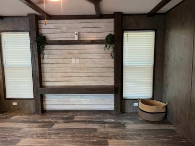 Photo 3 of 20 of home located at 111 Peggy #Pg111 Conroe, TX 77301