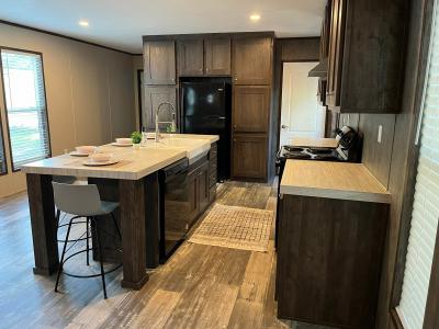 Photo 5 of 20 of home located at 111 Peggy #Pg111 Conroe, TX 77301