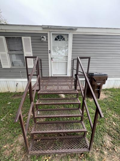 Mobile Home at 14146 Ih 35 S Von Ormy, TX 78073