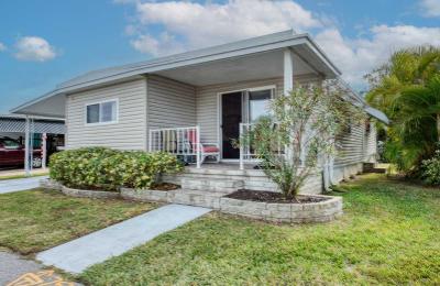 Photo 4 of 29 of home located at 18675 U.s. Hwy 19 N. Lot 425 Clearwater, FL 33764