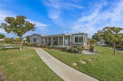 Photo 5 of 24 of home located at 14054 Lake Side Dr # 106 La Mirada, CA 90638