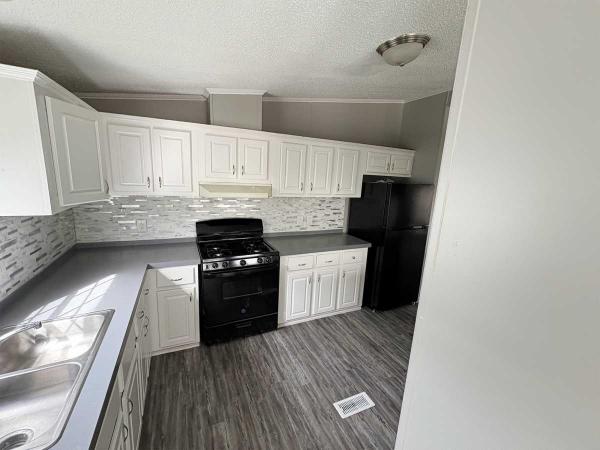 2000  Mobile Home For Sale