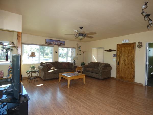 1999 CAVCO Mobile Home