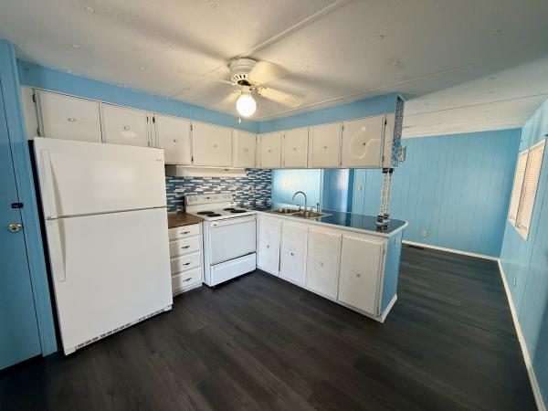 1980 SKYL 3001-A Mobile Home