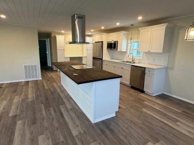 Photo 5 of 20 of home located at 214 North Utrecht Street Ellenton, FL 34222