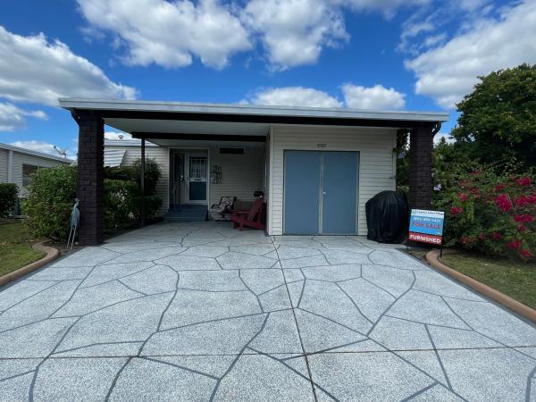 Photo 1 of 2 of home located at 2127 Sabal Palm Dr Lot 133 Lakeland, FL 33810