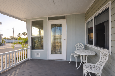 Photo 5 of 37 of home located at 4600 Harbor Lights Dr Saint Petersburg, FL 33708