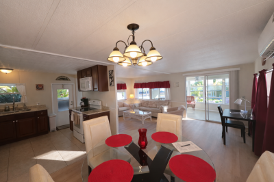 Photo 3 of 37 of home located at 4600 Harbor Lights Dr Saint Petersburg, FL 33708