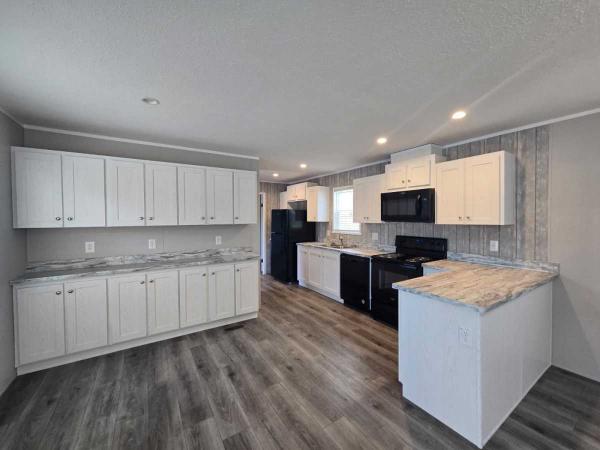 Photo 2 of 2 of home located at 833 High View Dr Fenton, MO 63026