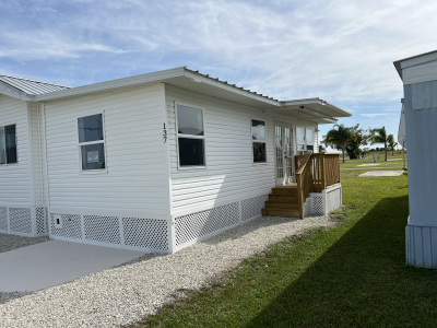 Photo 3 of 14 of home located at 1880 Williams Rd Lot 137 Moore Haven, FL 33471