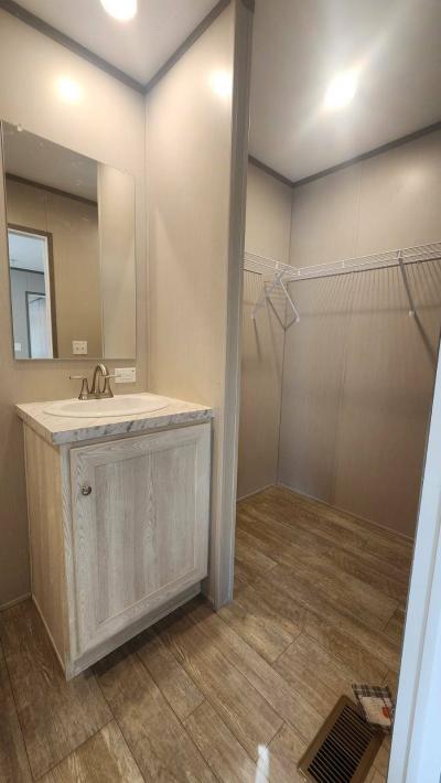 Photo 3 of 11 of home located at 128 Crestview Drive, #16, Flemingsburg, KY 41041