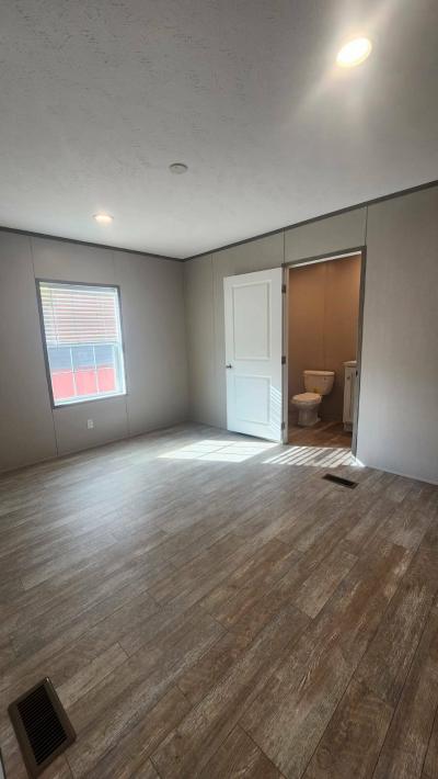 Photo 4 of 11 of home located at 128 Crestview Drive, #16, Flemingsburg, KY 41041