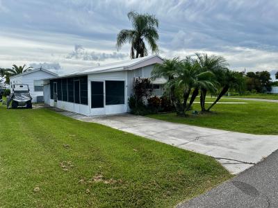 Photo 2 of 15 of home located at 7125 Fruitville Rd 016 Sarasota, FL 34240