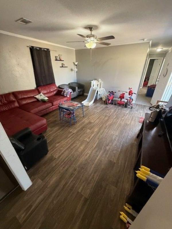 2018 CHAMPION HOME BUILDERS, INC 20-YS1676D Mobile Home