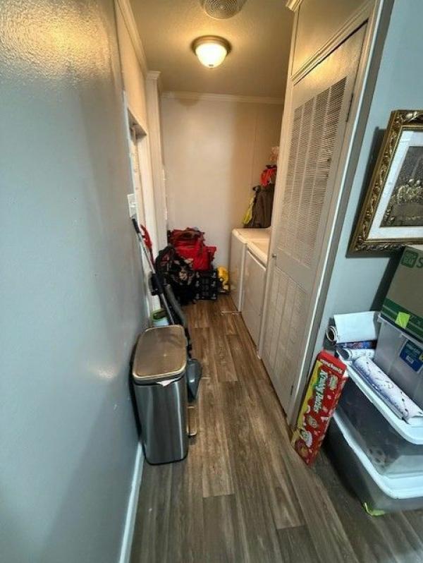 2018 CHAMPION HOME BUILDERS, INC 20-YS1676D Mobile Home