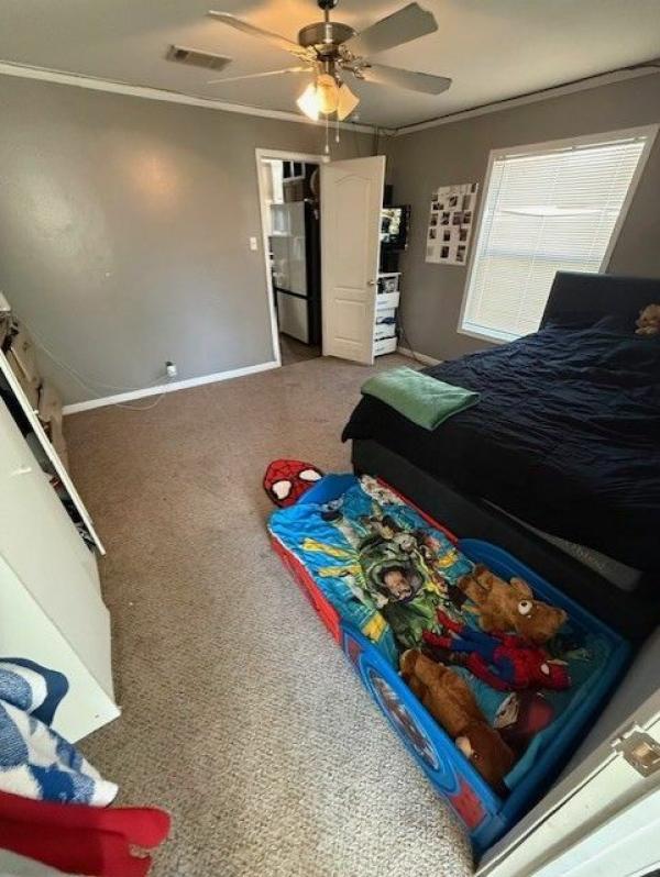 2018 CHAMPION HOME BUILDERS, INC 20-YS1676D Mobile Home