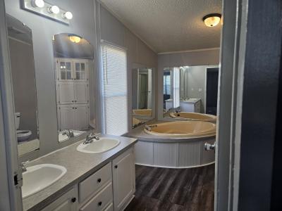 Photo 5 of 20 of home located at 41 Lynnwood Circle #126 Clarksville, TN 37040