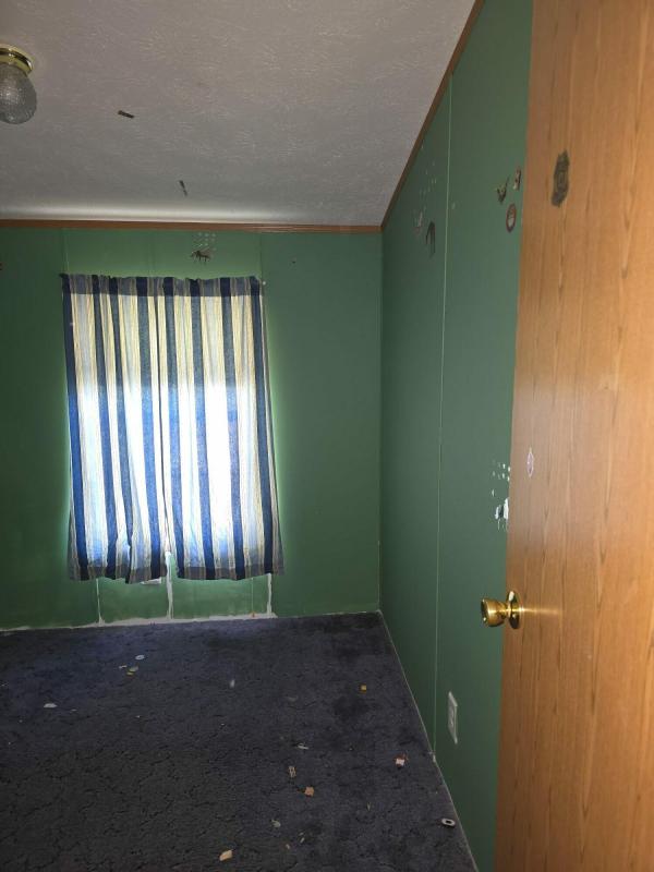 2002 Commodore  Home