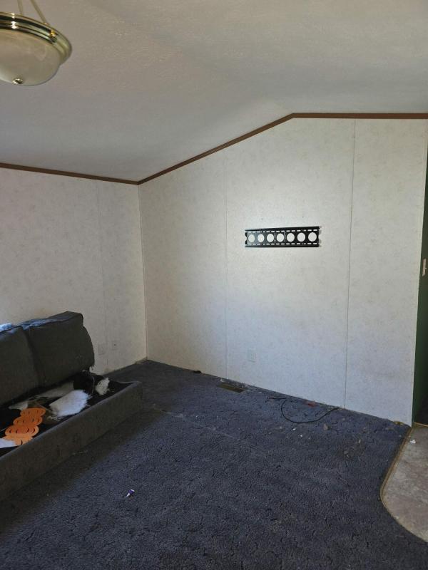 2002 Commodore  Home