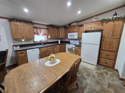 Photo 5 of 15 of home located at 14709 W. Burnsville Pkwy. #124 Burnsville, MN 55306