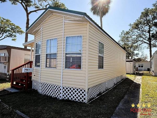 2006 LAKS Mobile Home For Sale