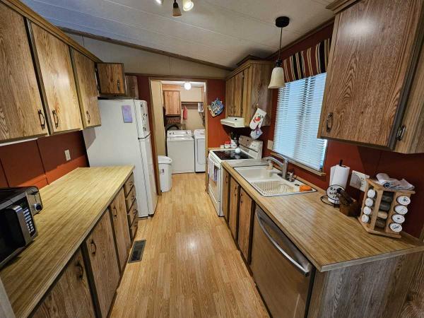 1984 Palm Harbor Manufactured Home