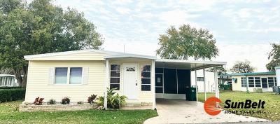 Photo 2 of 24 of home located at 52 Lavender Lane Eustis, FL 32726