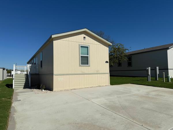 Photo 1 of 2 of home located at 6410 Walzem Road Lot #511 San Antonio, TX 78218