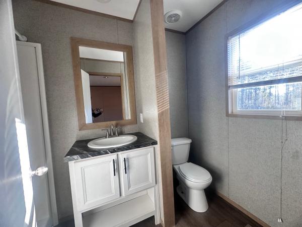 2022 76CEJ16663AH22  Home