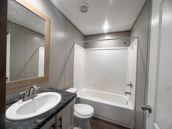 2022 76CEJ16663AH22  Home