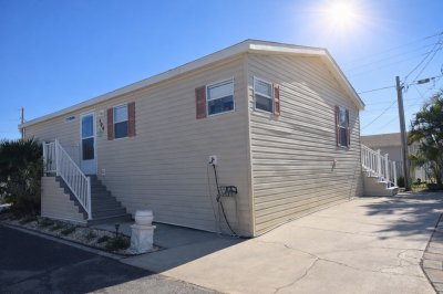 Photo 5 of 29 of home located at 1375 Pasadena Ave S Saint Petersburg, FL 33703