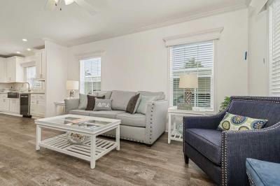 Photo 5 of 29 of home located at 95 Cottonwood Lane Naples, FL 34112