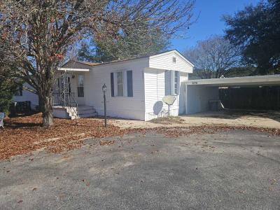 Mobile Home at 9876 Brandywine Dr Navarre, FL 32566