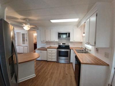 Photo 5 of 8 of home located at 8775 20th St. Lot #353 Vero Beach, FL 32966