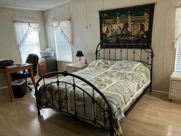 1989 DELO Manufactured Home