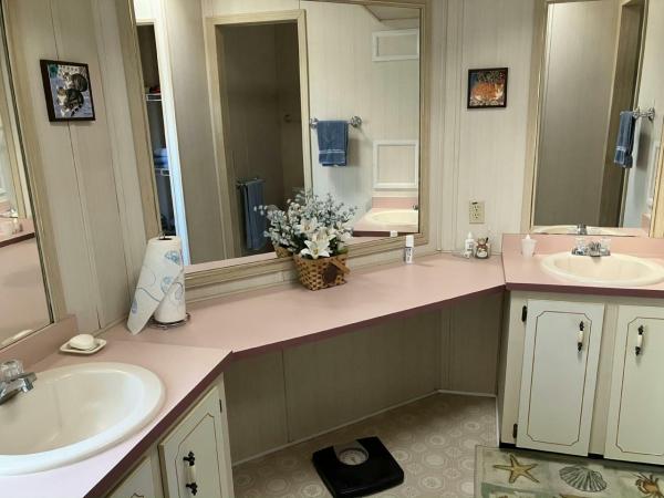 1989 DELO Manufactured Home