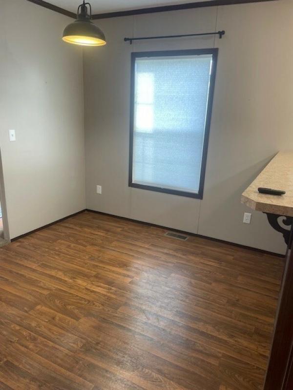 2016 EAGLE RIVER 21 LC-48J8001  Home