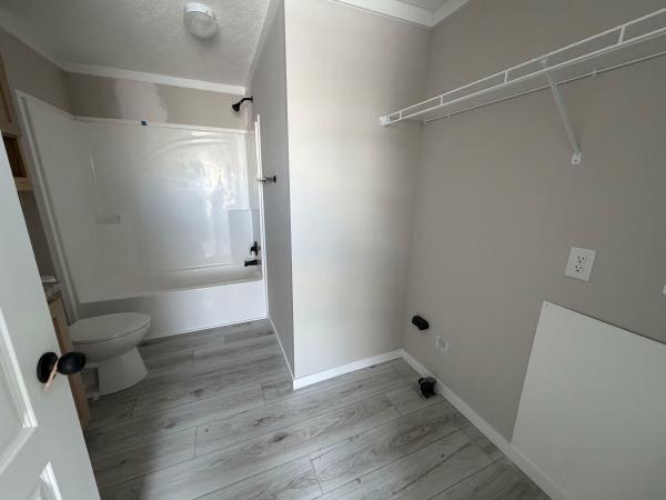 2025 Adventure 164 6682S  Home