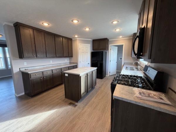 2023 CLAYTON RUTLEDGE 300 25RGR28684AH23  Home