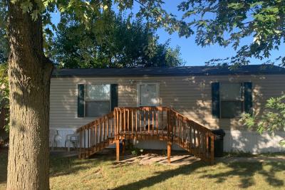 Mobile Home at 76 Summer Circle NE Cedar Rapids, IA 52402