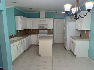 Photo 5 of 7 of home located at 9508 Front Nine Lane Dade City, FL 33525