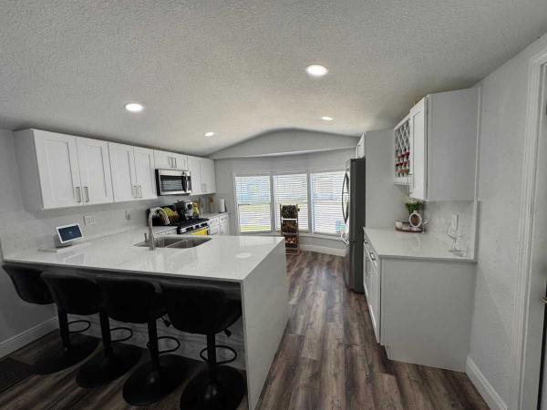 1985 Manufactured Home