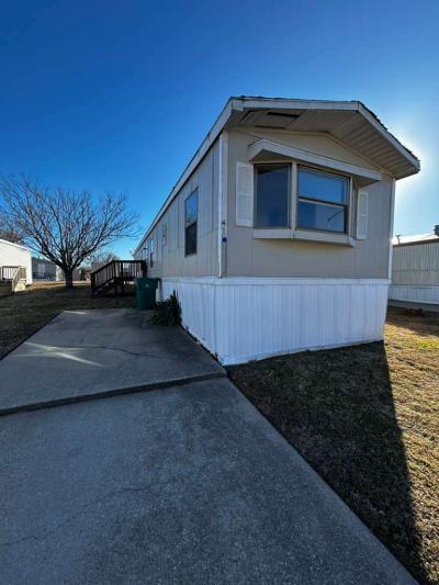 Mobile Home at 2201 E Macarthur St. Wichita, KS 67216