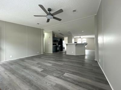 Photo 3 of 11 of home located at 213 Shadow Ridge Drive Davenport, FL 33897