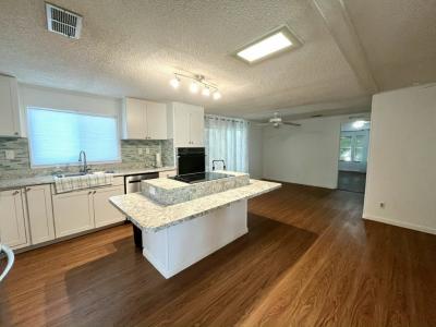 Photo 5 of 20 of home located at 1405 82nd Avenue, Site #217 Vero Beach, FL 32966