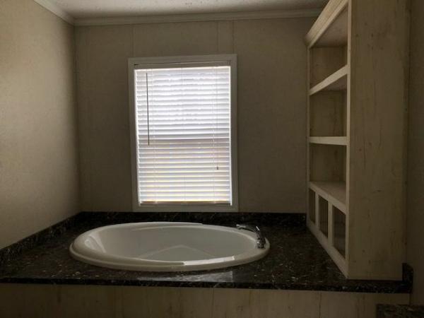 2019 Clayton Homes Inc Yes Mobile Home