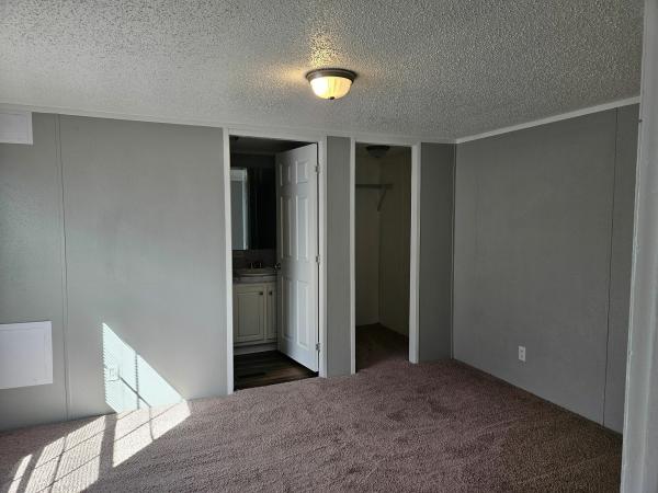 1996 Redman Breezewood Mobile Home