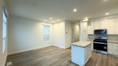 Photo 4 of 8 of home located at 925 W Bonita 23 Glendora, CA 91740